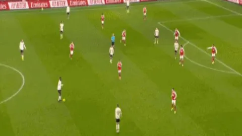 “申花1-4总比分不敌川崎前锋，亚冠八强之旅遗憾结束”